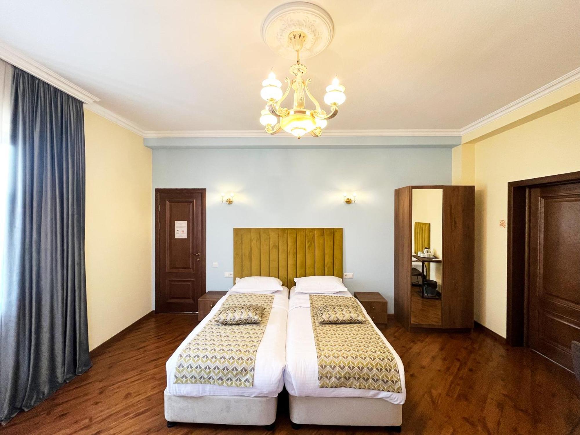 Phazisi Hotel Tbilisi Exterior photo